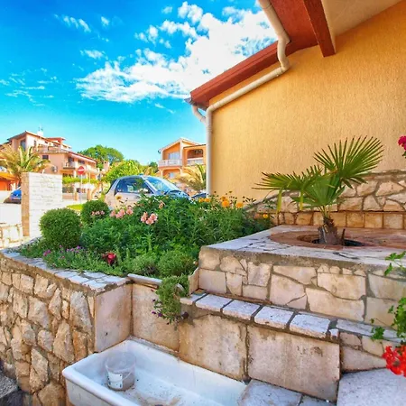 Apartment Fuer 6 Personen Ca 80 Qm In Pjescana Uvala, Istrien Istrische Riviera
