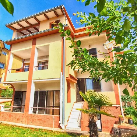 Apartment Fuer 6 Personen Ca 80 Qm In Pjescana Uvala, Istrien Istrische Riviera Pjescana Uvala